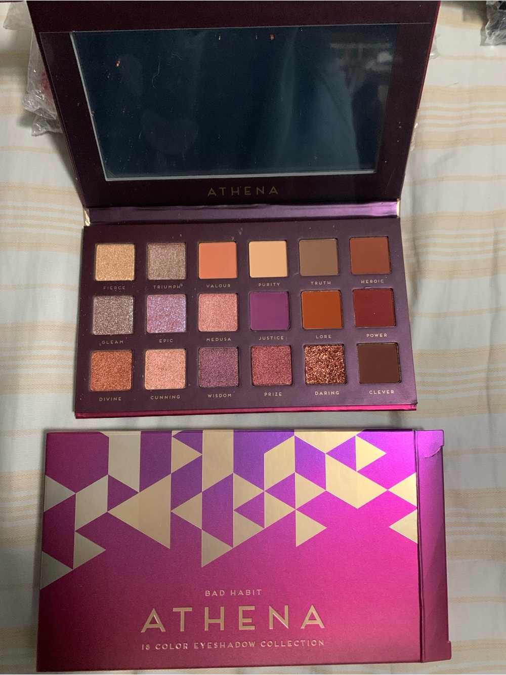 Athena 18-Color Eyeshadow Palette — Pink, Purple & Bronze Mix